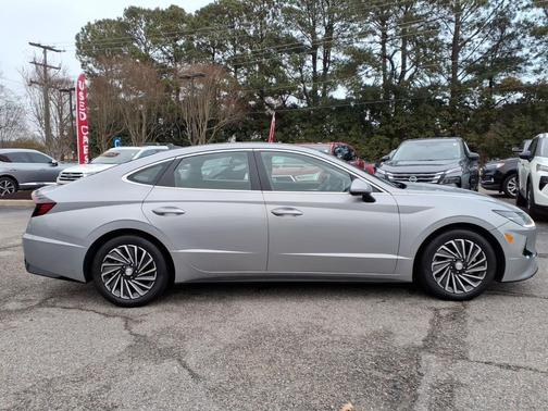 2023 Hyundai SONATA Hybrid SE