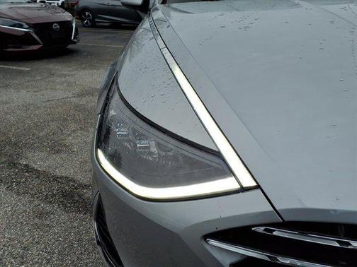 2023 Hyundai SONATA Hybrid SE