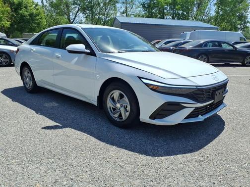 Serenity White 2026 Hyundai ELANTRA SE