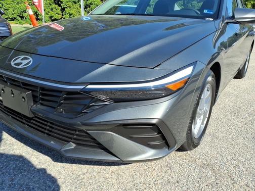 Amazon Gray 2026 Hyundai ELANTRA SE
