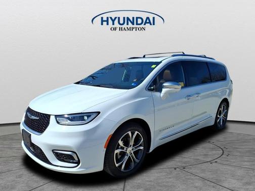 2024 Chrysler Pacifica L