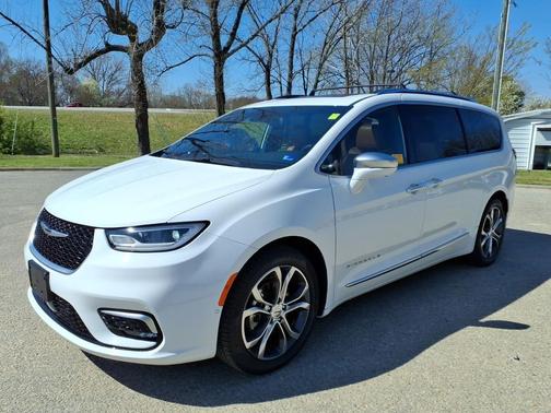 2024 Chrysler Pacifica L