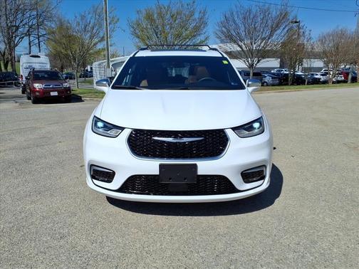 2024 Chrysler Pacifica L