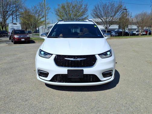 2024 Chrysler Pacifica L