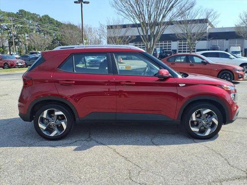 2025 Hyundai VENUE SEL