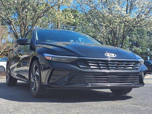 2025 Hyundai ELANTRA SEL