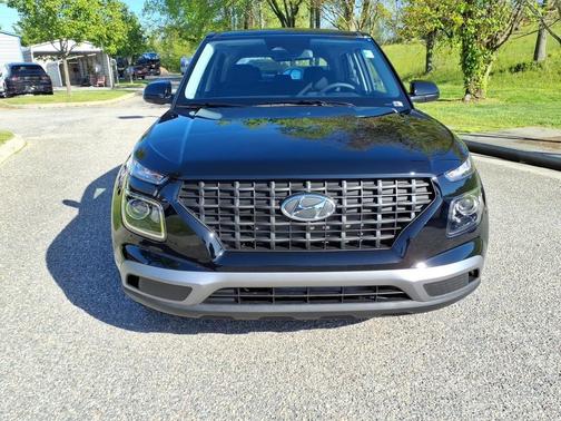 Onyx Black 2026 Hyundai VENUE SE