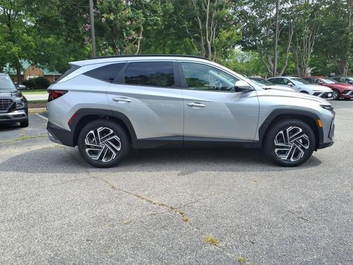 Shimmering Silver 2026 Hyundai TUCSON SEL Plus