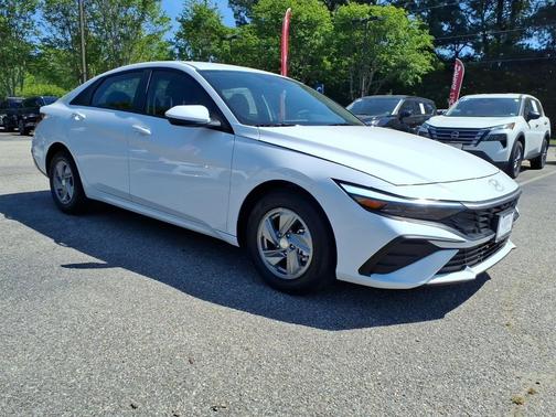 Serenity White 2026 Hyundai ELANTRA SE