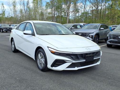 Serenity White 2026 Hyundai ELANTRA SE