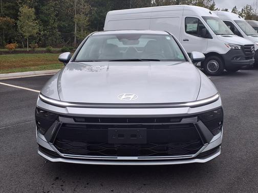 Aero Silver 2026 Hyundai SONATA Hybrid Base