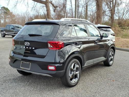 Onyx Black 2026 Hyundai VENUE SEL