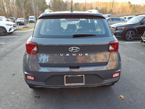 Ecotronic Gray w/Black Roof 2026 Hyundai VENUE SEL