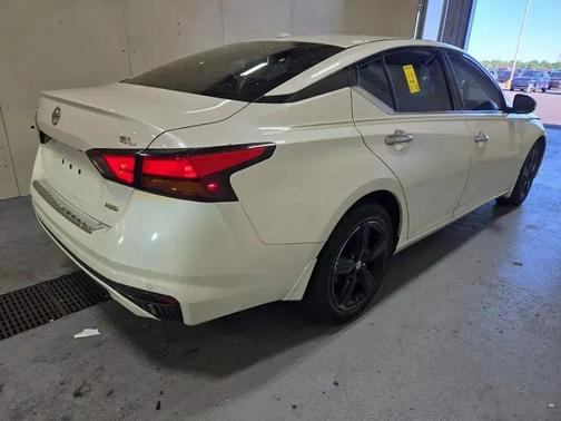 Pearl White Tricoat 2019 Nissan Altima 2.5 SL