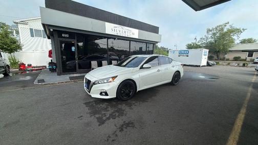Pearl White Tricoat 2019 Nissan Altima 2.5 SL