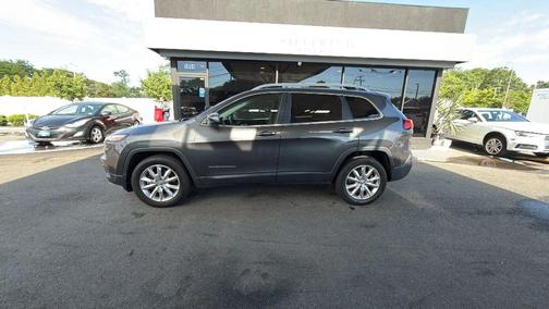 Granite Crystal Metallic Clearcoat 2016 Jeep Cherokee Sport