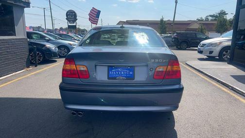 2005 BMW 330 330xi Sedan 4D
