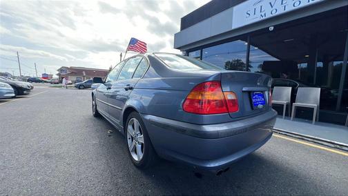2005 BMW 330 330xi Sedan 4D