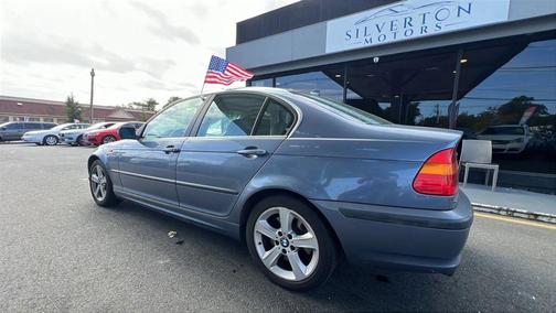 2005 BMW 330 330xi Sedan 4D