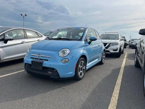 Nero Puro (Straight Black) 2015 FIAT 500e Battery Electric