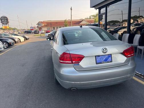 2012 Volkswagen Passat Base