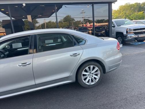 2012 Volkswagen Passat Base