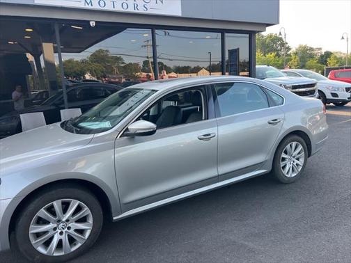 2012 Volkswagen Passat Base