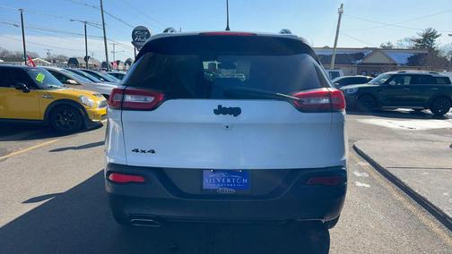2016 Jeep Cherokee Sport