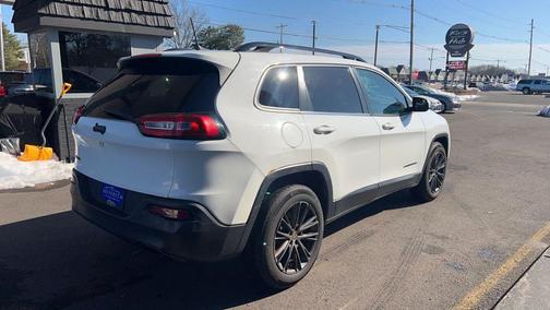 2016 Jeep Cherokee Sport