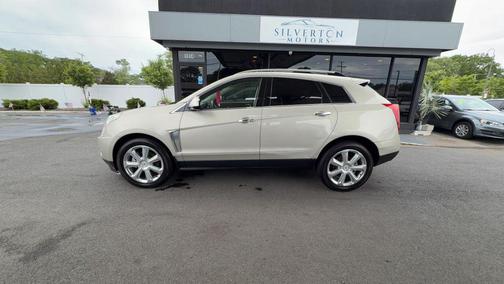 Radiant Silver Metallic 2016 Cadillac SRX Performance Collection
