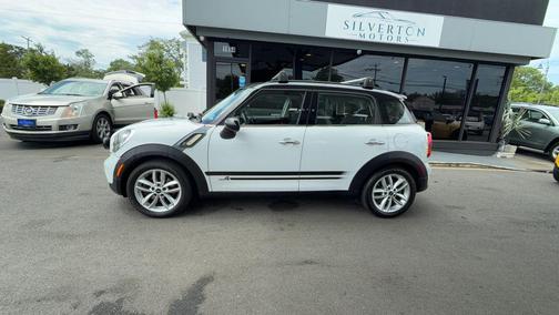 Light White 2012 MINI Cooper S Countryman Base
