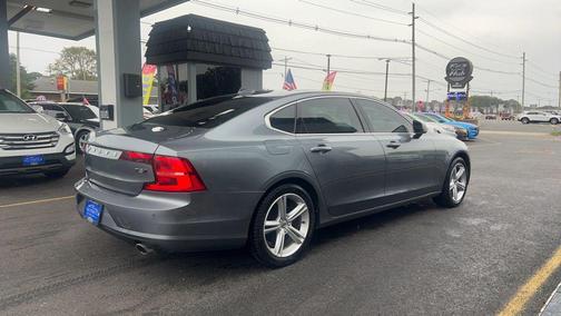 2018 Volvo S90 T5 Momentum