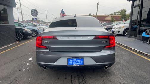 2018 Volvo S90 T5 Momentum