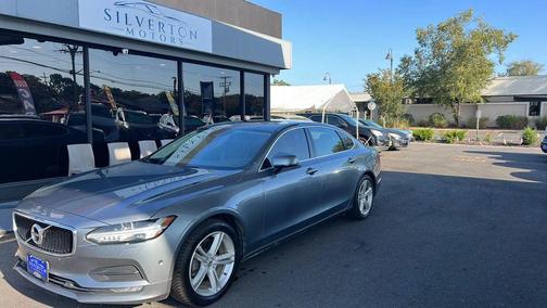 2018 Volvo S90 T5 Momentum
