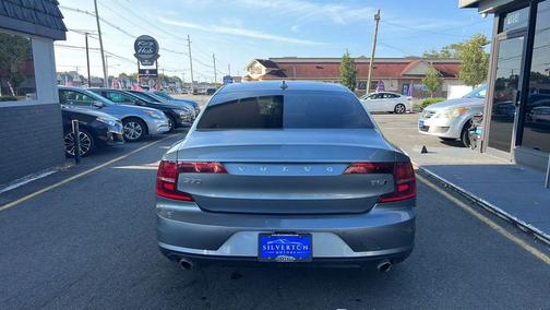 2018 Volvo S90 T5 Momentum