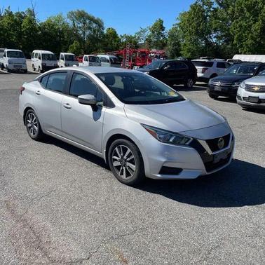 Brilliant Silver Metallic 2020 Nissan Versa 1.6 SV