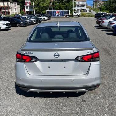 Brilliant Silver Metallic 2020 Nissan Versa 1.6 SV