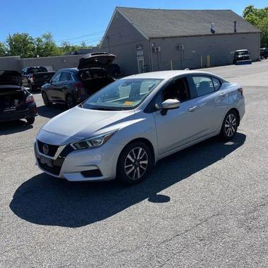 Brilliant Silver Metallic 2020 Nissan Versa 1.6 SV