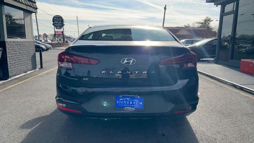 2019 Hyundai ELANTRA SE