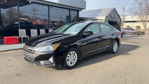 2019 Hyundai ELANTRA SE