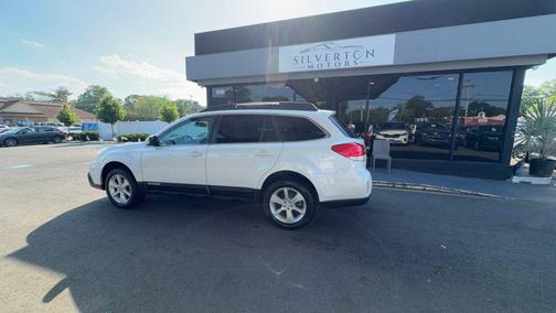 Satin White Pearl 2013 Subaru Outback 2.5i Premium