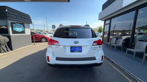 Satin White Pearl 2013 Subaru Outback 2.5i Premium