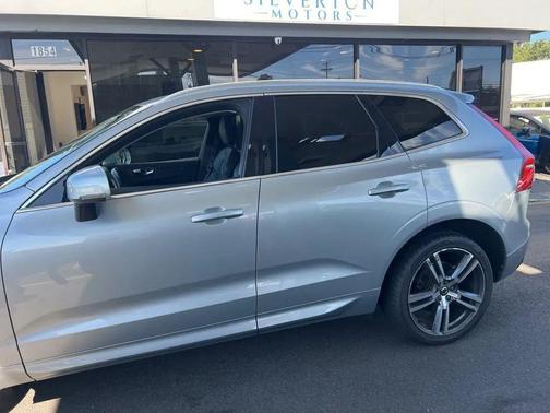 2018 Volvo XC60 T5 Momentum