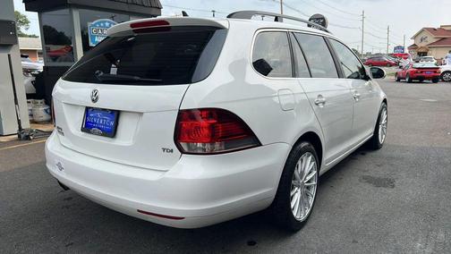 White 2014 Volkswagen Jetta SportWagen DSG TDI w/Sunroof