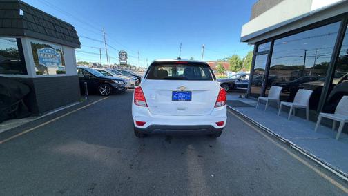 Summit White 2019 Chevrolet Trax LS