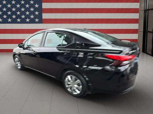 2020 Nissan Versa 1.6 S