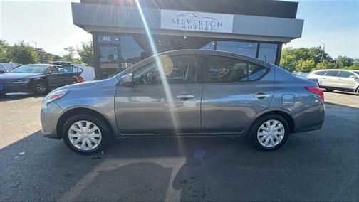 Gun Metallic 2017 Nissan Versa 1.6 SV