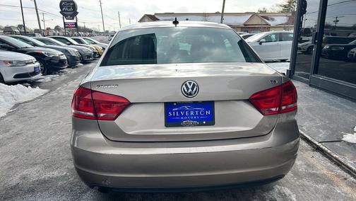 2015 Volkswagen Passat 1.8T Limited Edition