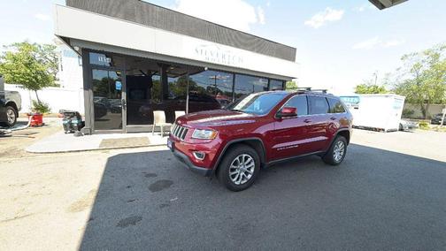 Brilliant Black Crystal Pearlcoat 2014 Jeep Grand Cherokee Laredo