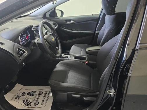 Mosaic Black Metallic 2019 Chevrolet Cruze LS